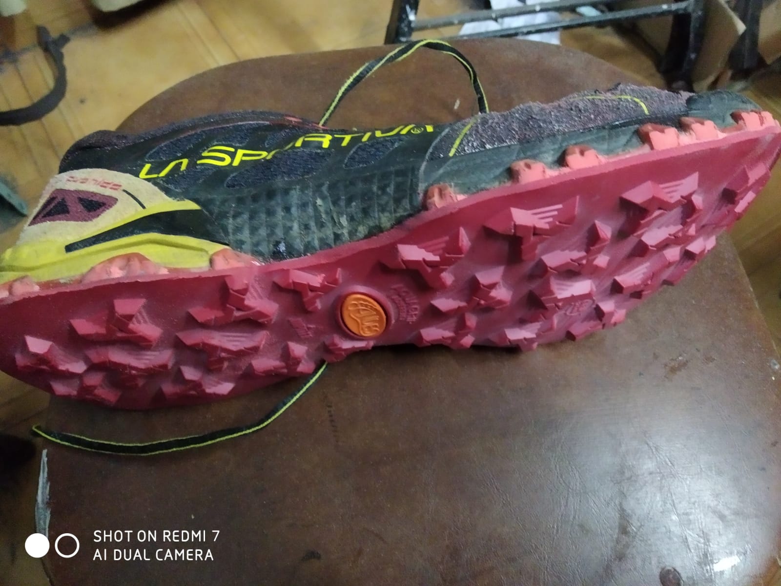 Reparación de zapatillas trail La Sportiva en el taller de Iturribide